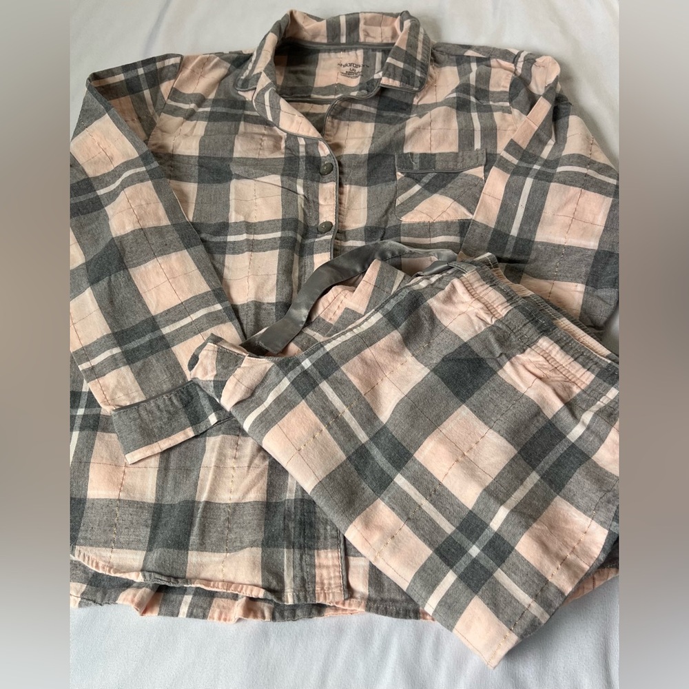 L Womens grey pink pajama set flannel Exhilaration  Large Sleepwear Shirt Pants